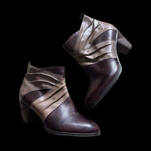 L'artiste Jazlyn Sprint Step Zip Clogs / Heeled Booties Women’s Sz 40 US 9.5